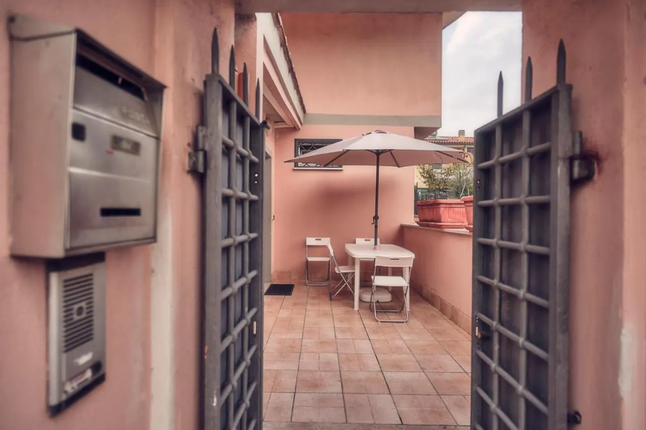Bed & Breakfast Travelershome Ciampino 170 Station Street Italia