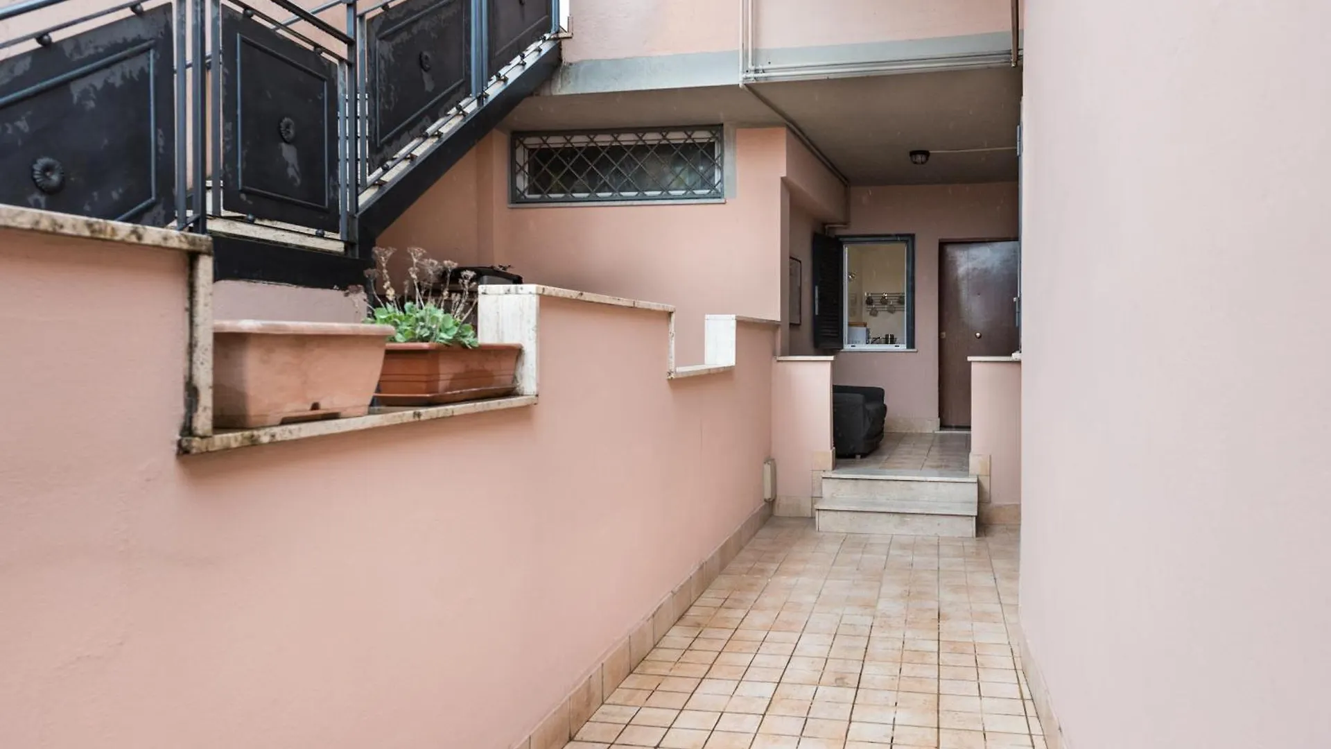 Bed & Breakfast Travelershome Ciampino 170 Station Street