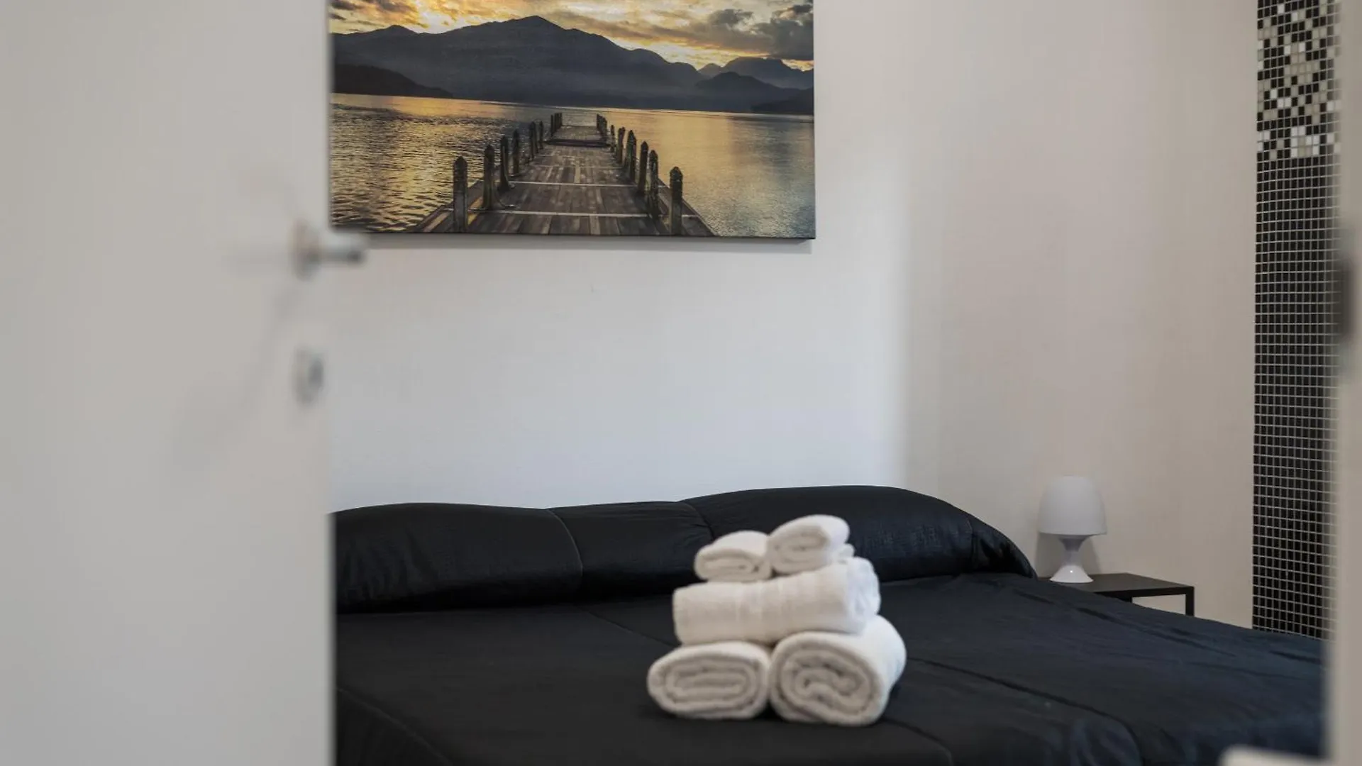 Travelershome Ciampino 170 Station Street 0*,  Italia